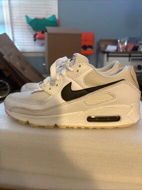 Nike Air Max 90 Sneakers